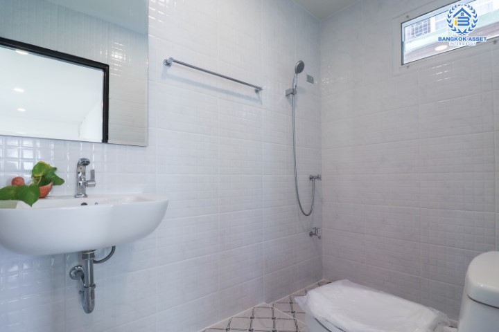 *****บ้านเดี่ยวมือสอง เมืองนนทบุรี ม.มณียา รัตนาธิเบศร์-ท่าอิฐ เนื้อที่กว้างขวางกว่า 81.30 ตร.ว. ฟังก์ชัน 4 ห้องนอน 2 ห้องน้ำ ที่จอดรถ 2 คัน รีโนเวทใหม่ พร้อมเข้าอยู่ พื้นที่ใช้สอยกว้างขวาง ตอบโจทย์ทุกการอยู่อาศัย บนทำเลแห่งการเดินทาง ใกล้รถไฟฟ้าสายสีม่วง "บางรักน้อยท่าอิฐ" และจุดขึ้นทางด่วน "งามวงศ์วาน" จองเลย!